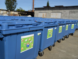 Müllcontainer und andere Ausrüstung für Georgien - 1